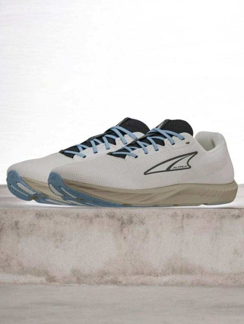 ALTRA Men's Escalante 4 Road Running Shoe - Light Gray - Picture 7 of 8